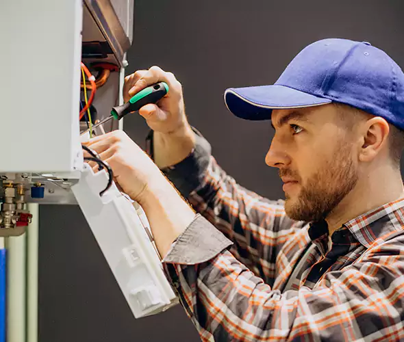 Expert Plumber for Tankless Water Heater Maintenance in Union City, GA: Schedule Professional Maintenance Services with Us